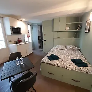 Apartamento Studio équipé Métro Abbesses à Montmartre, París